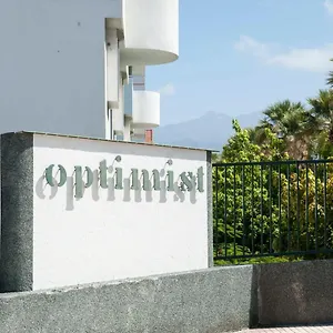 Optimist Deluxe Apartment